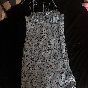 Small dress that was bought from SHEIN. It was worn only once, still has the tag